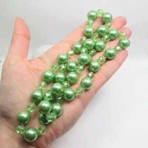 Shell Pearl and Uranium glass bead necklace
